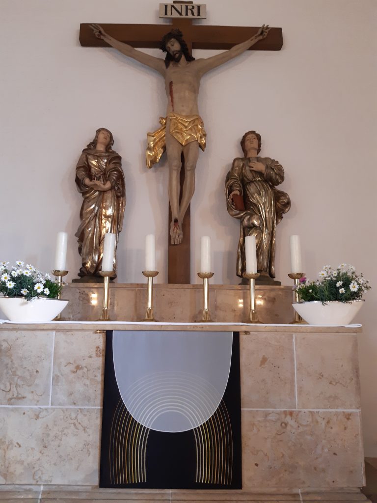 Detailansicht des Paramentes am Altar der Stephanuskirche